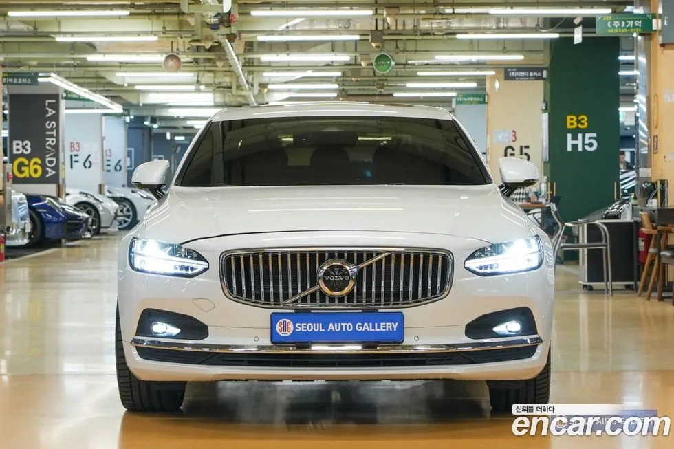 Volvo S90 — фото 1