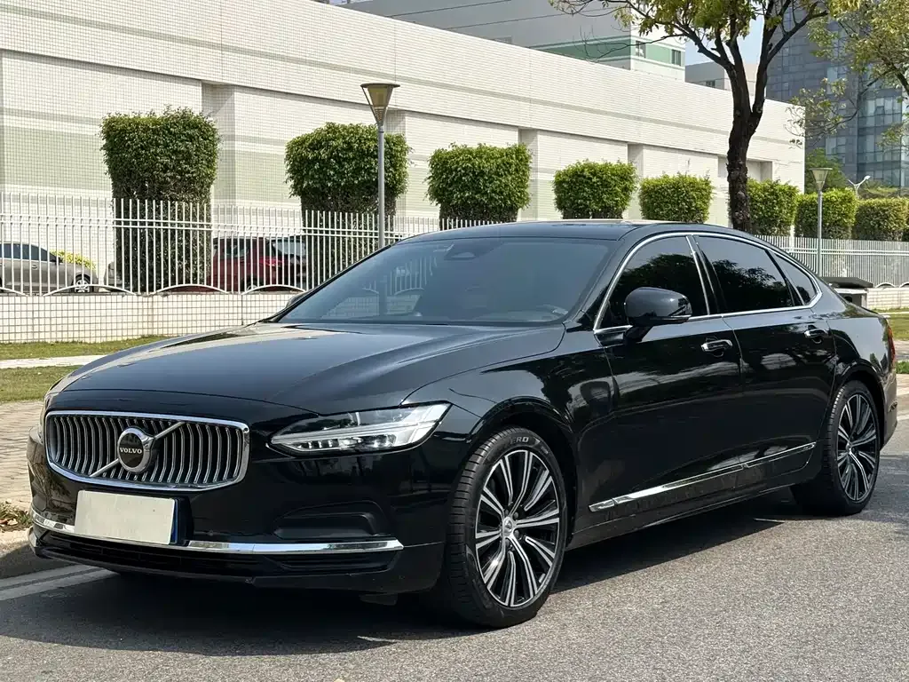 Volvo S90 — фото 1