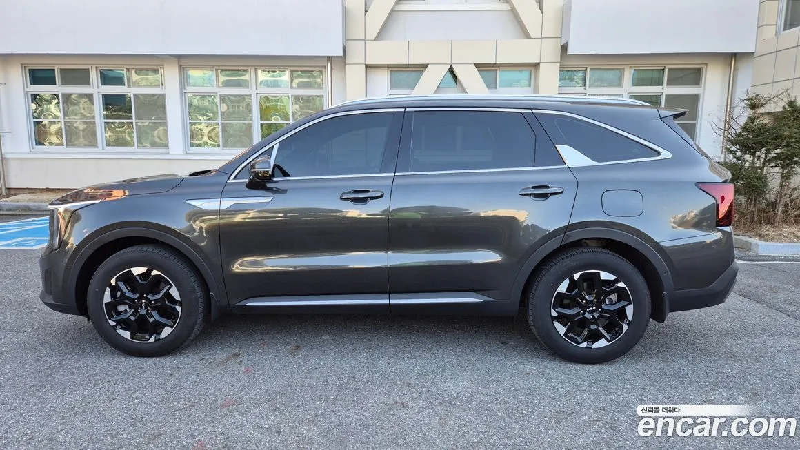 Kia Sorento — фото 9