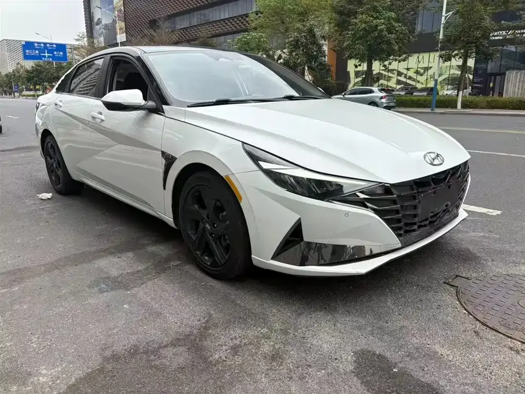 Hyundai Elantra — фото 8