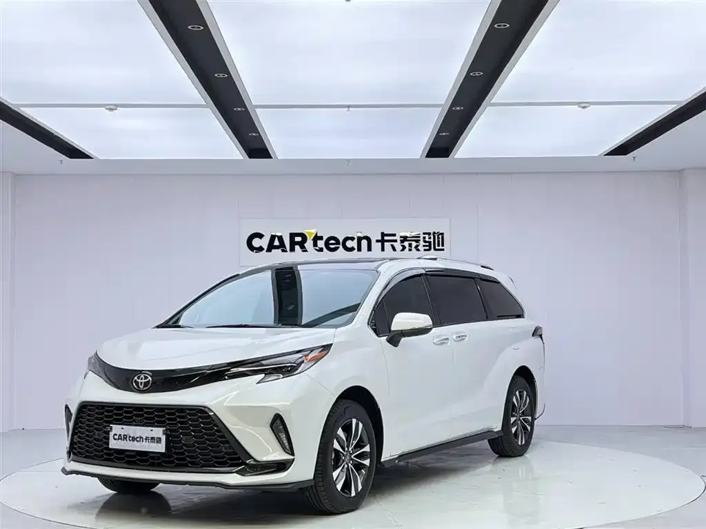 Toyota Granvia — фото 1