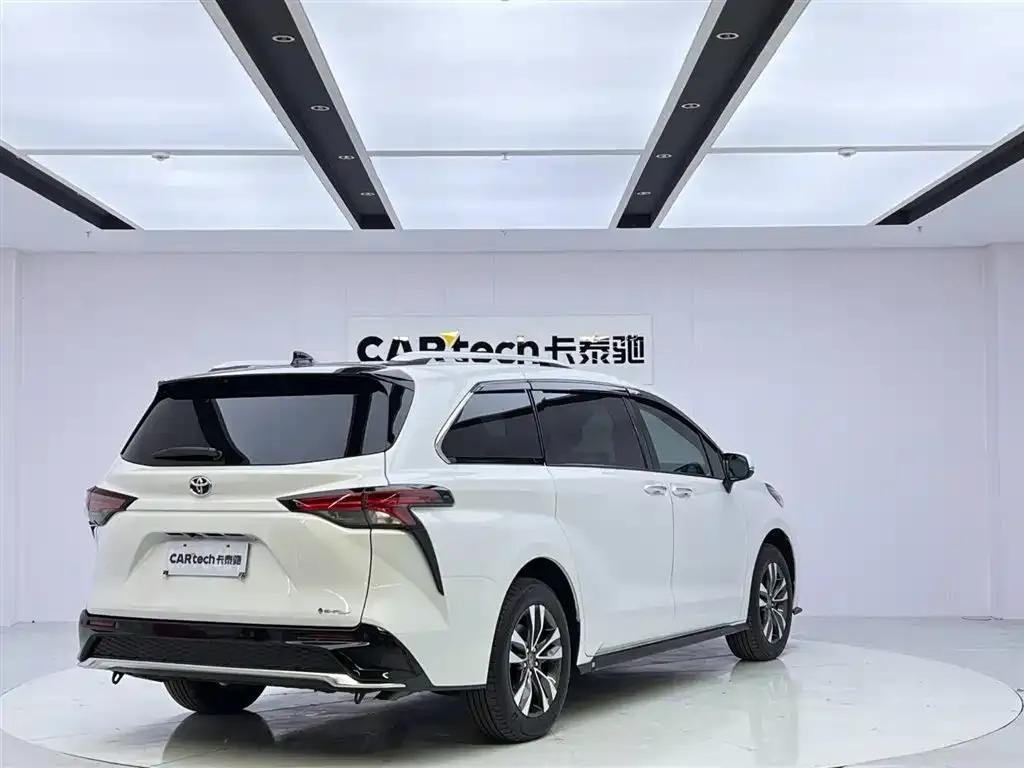 Toyota Granvia — фото 5