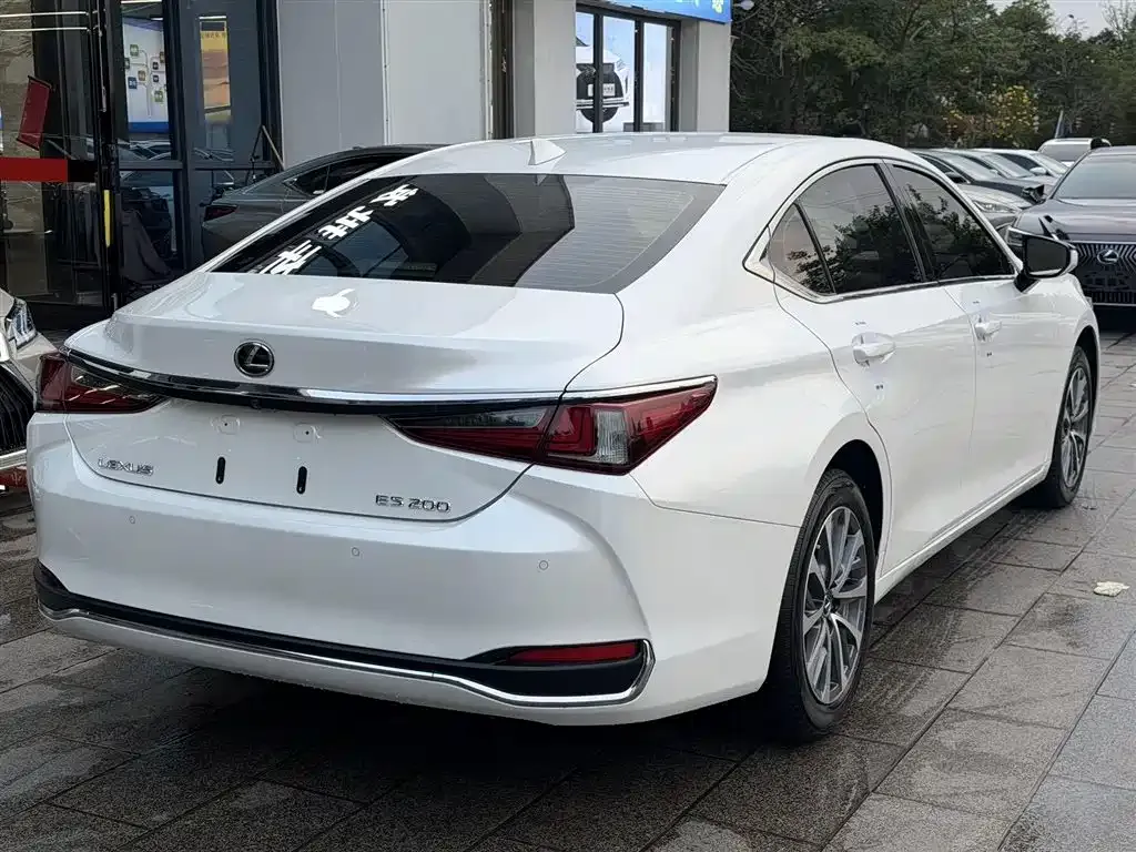Lexus ES — фото 6