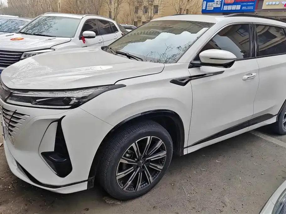Changan CS75PLUS — фото 1