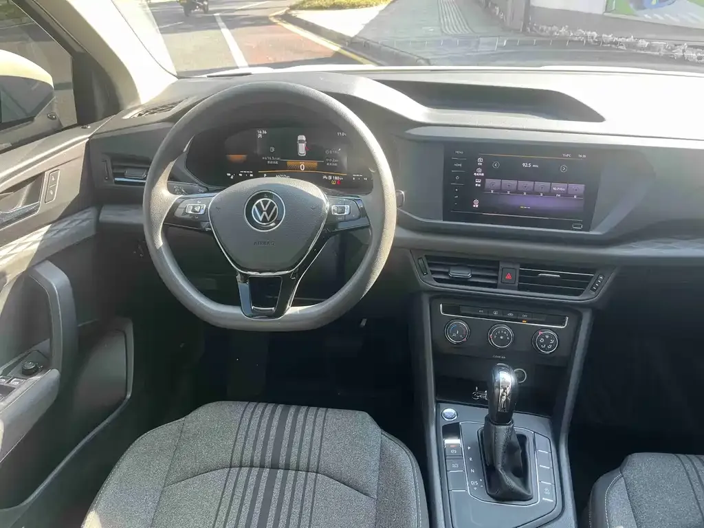 Volkswagen Tharu — фото 3