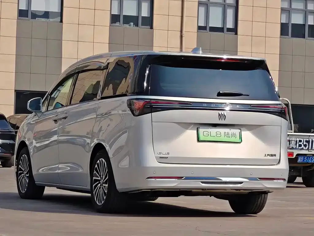 Buick GL8 Hybrid — фото 6