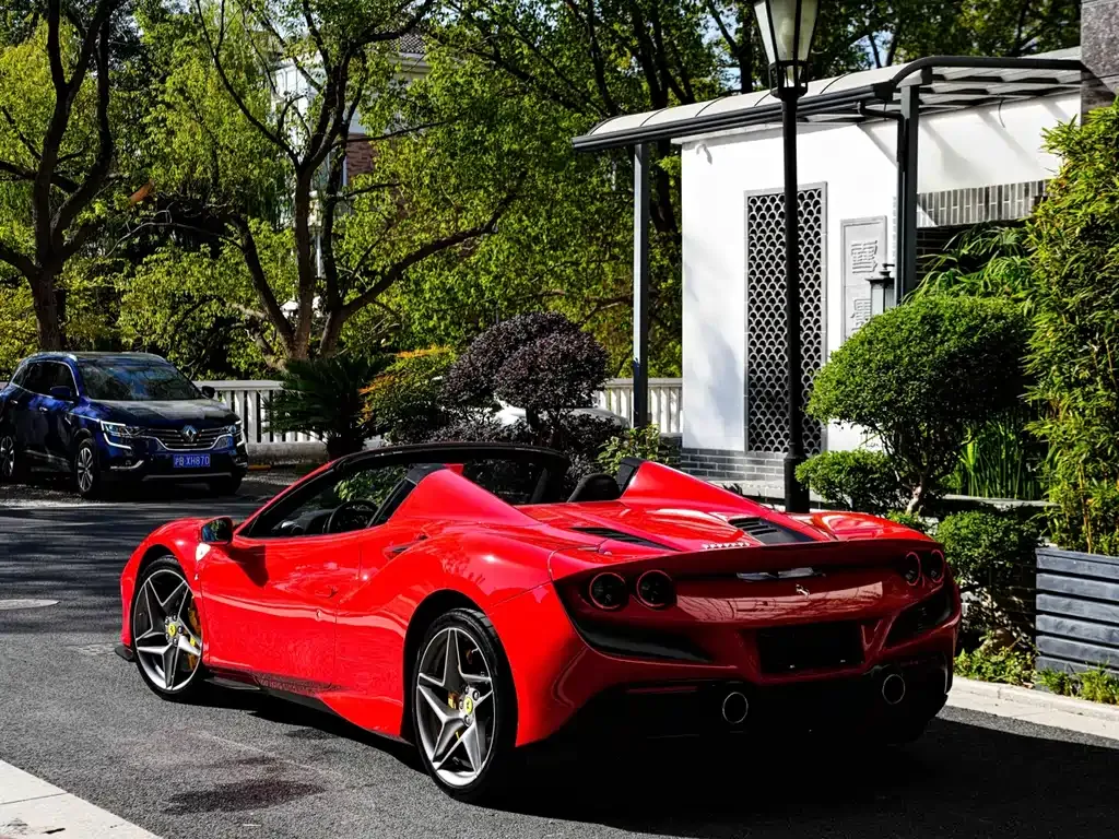 Ferrari F8 — фото 9