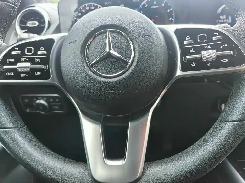 Mercedes-Benz GLA — фото 9