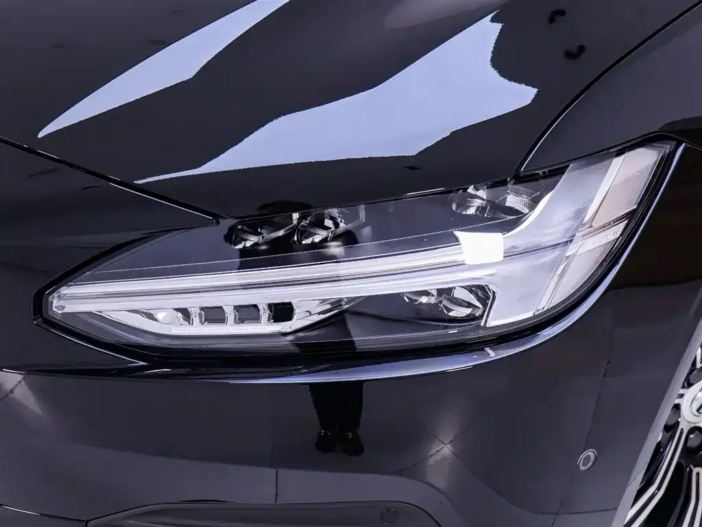 Volvo S90 — фото 10
