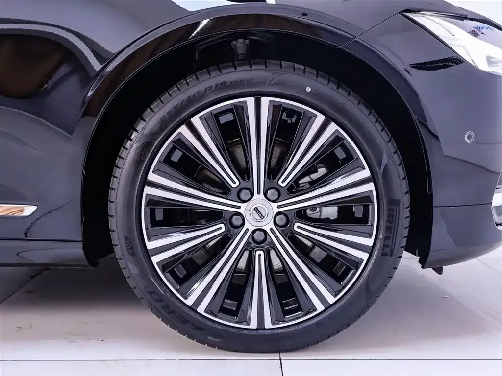 Volvo S90 — фото 4
