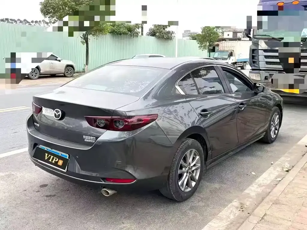 Mazda 3 Axela — фото 3