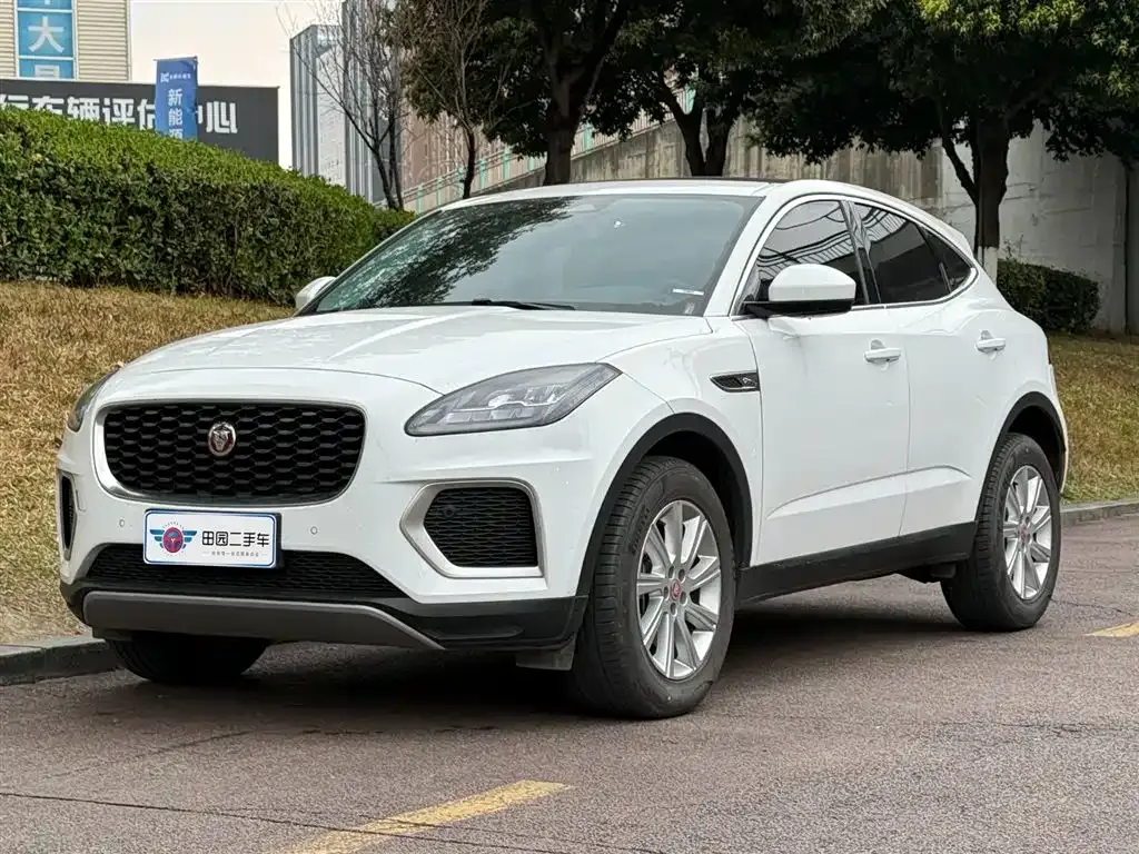 Jaguar E-PACE — фото 1