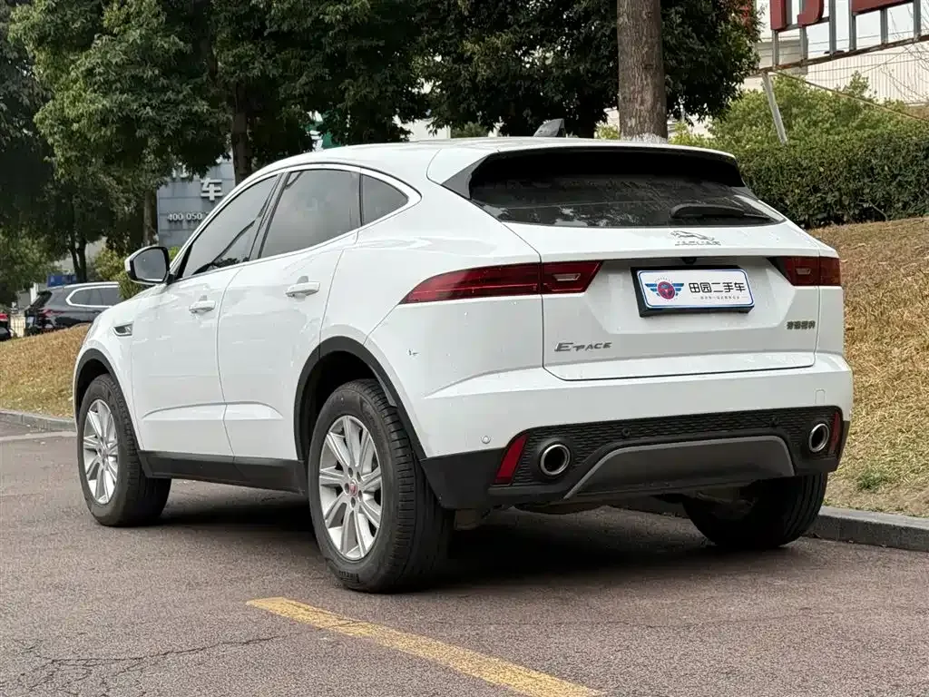 Jaguar E-PACE — фото 4