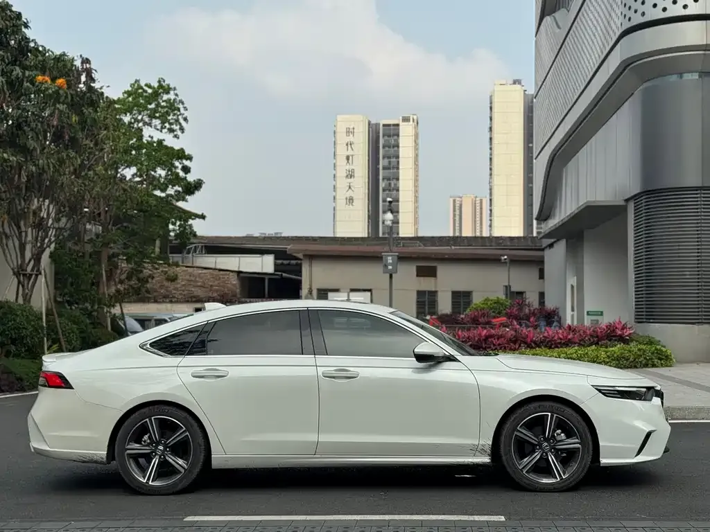 Honda Inspire — фото 2