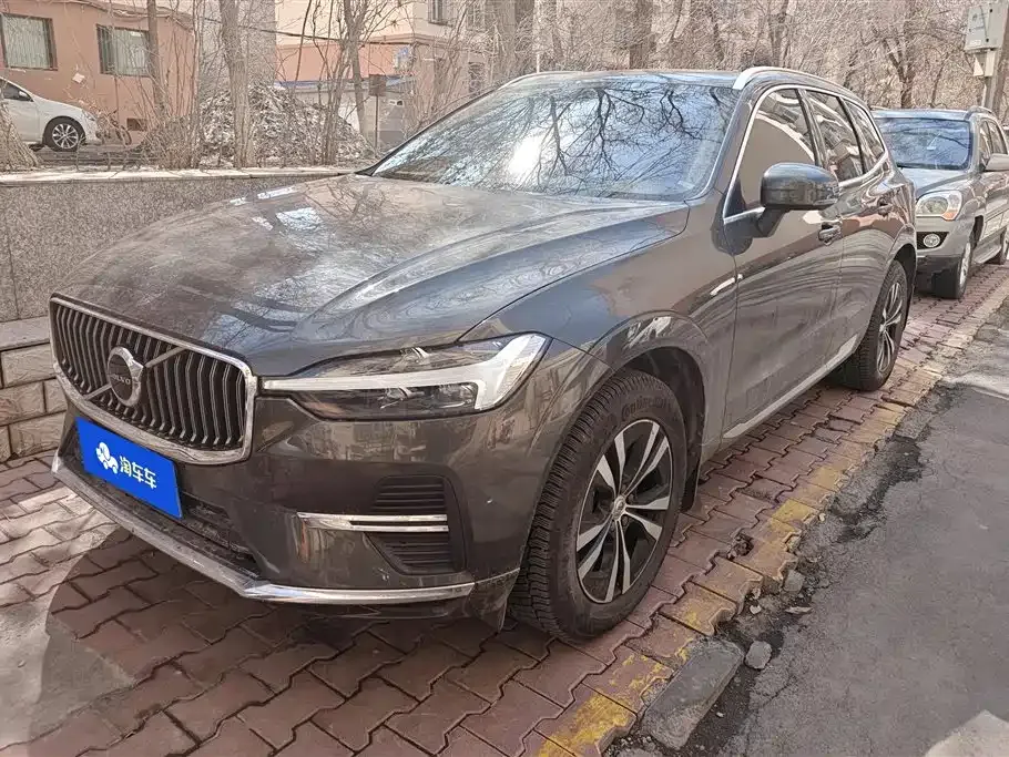 Volvo XC60 — фото 1