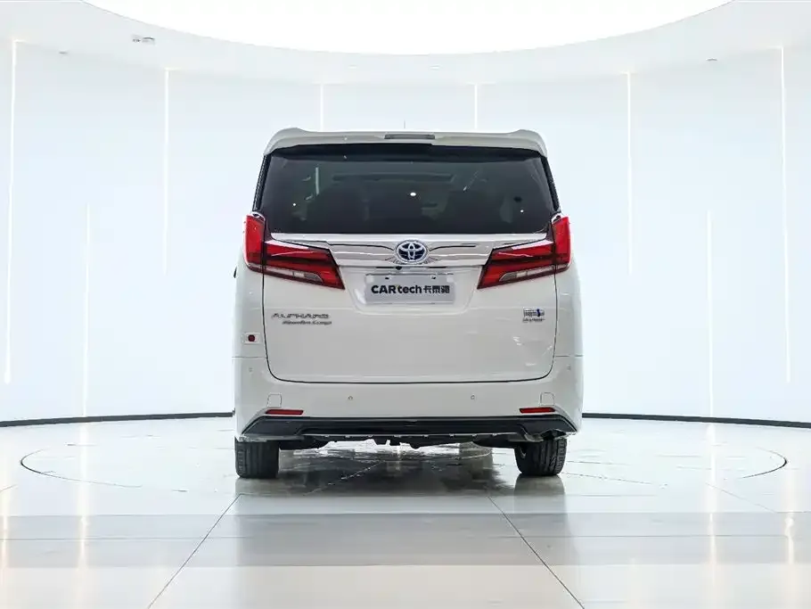 Toyota Alphard — фото 5