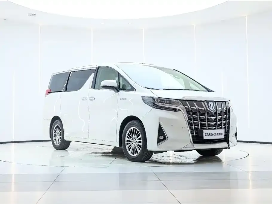 Toyota Alphard — фото 8