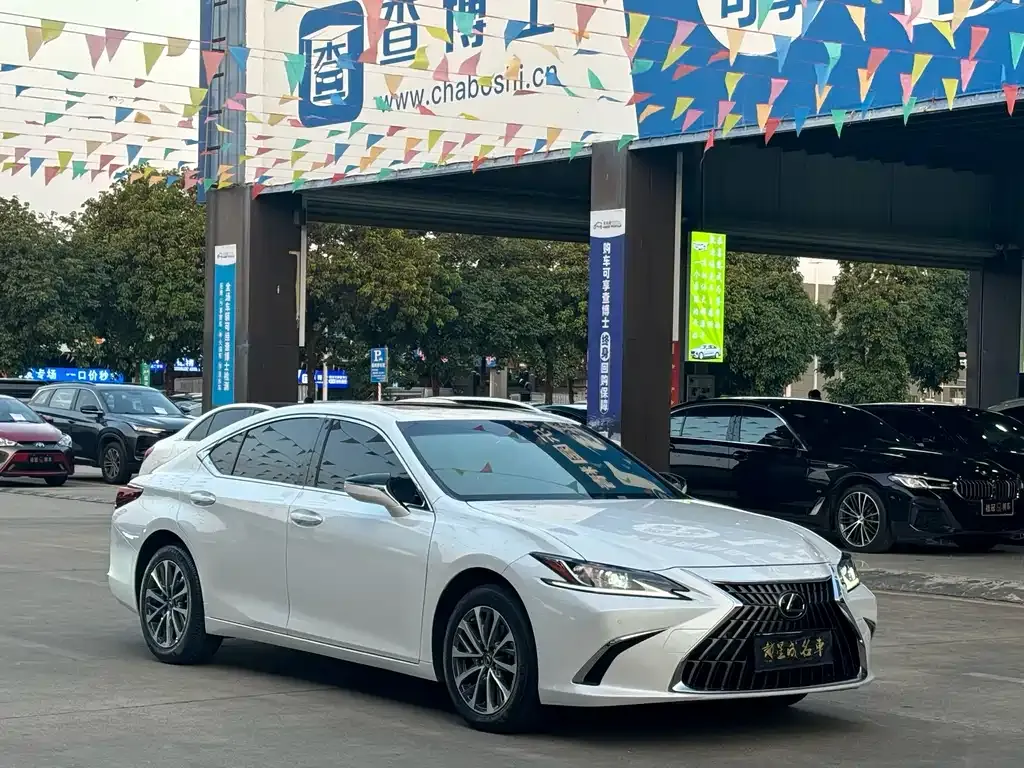 Lexus ES — фото 6