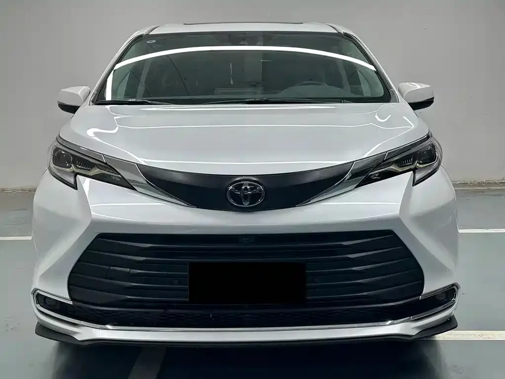 Toyota Sienna — фото 4