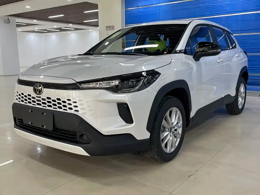 Toyota Corolla Cross — фото 1