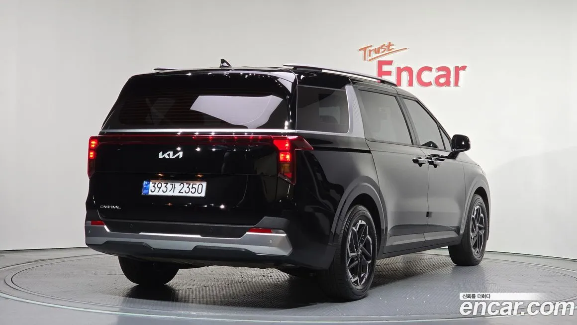 Kia Carnival — фото 10