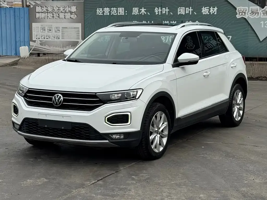Volkswagen T-Roc — фото 1