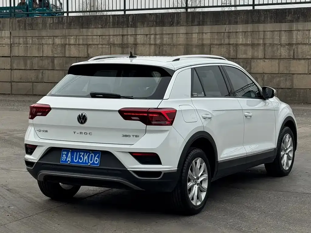 Volkswagen T-Roc — фото 5