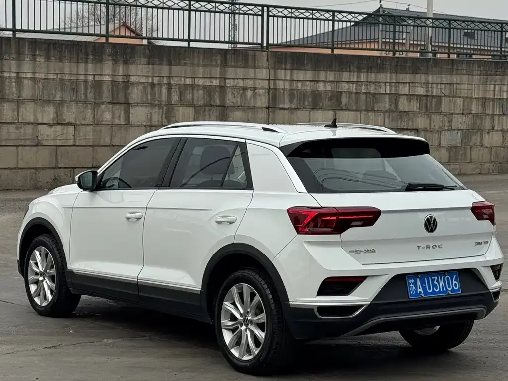 Volkswagen T-Roc — фото 4