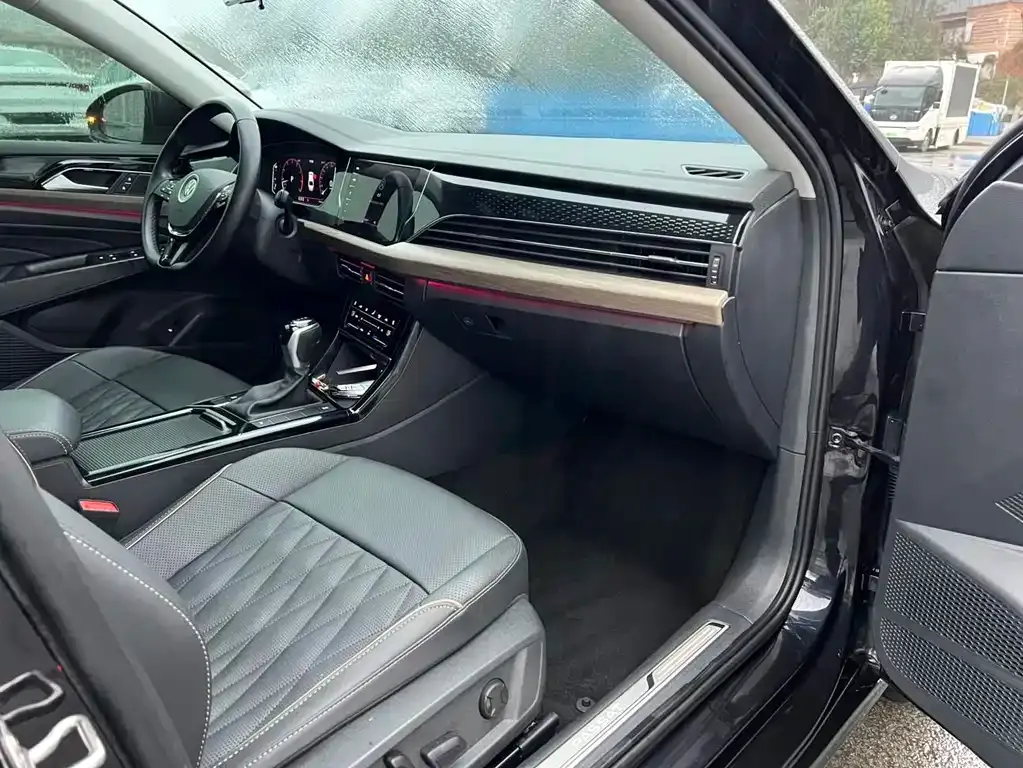 Volkswagen Passat — фото 7