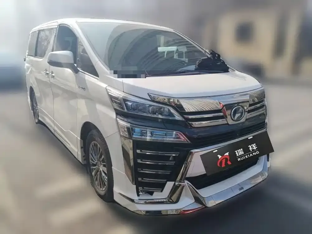 Toyota Vellfire — фото 1