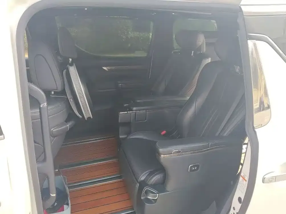 Toyota Vellfire — фото 5