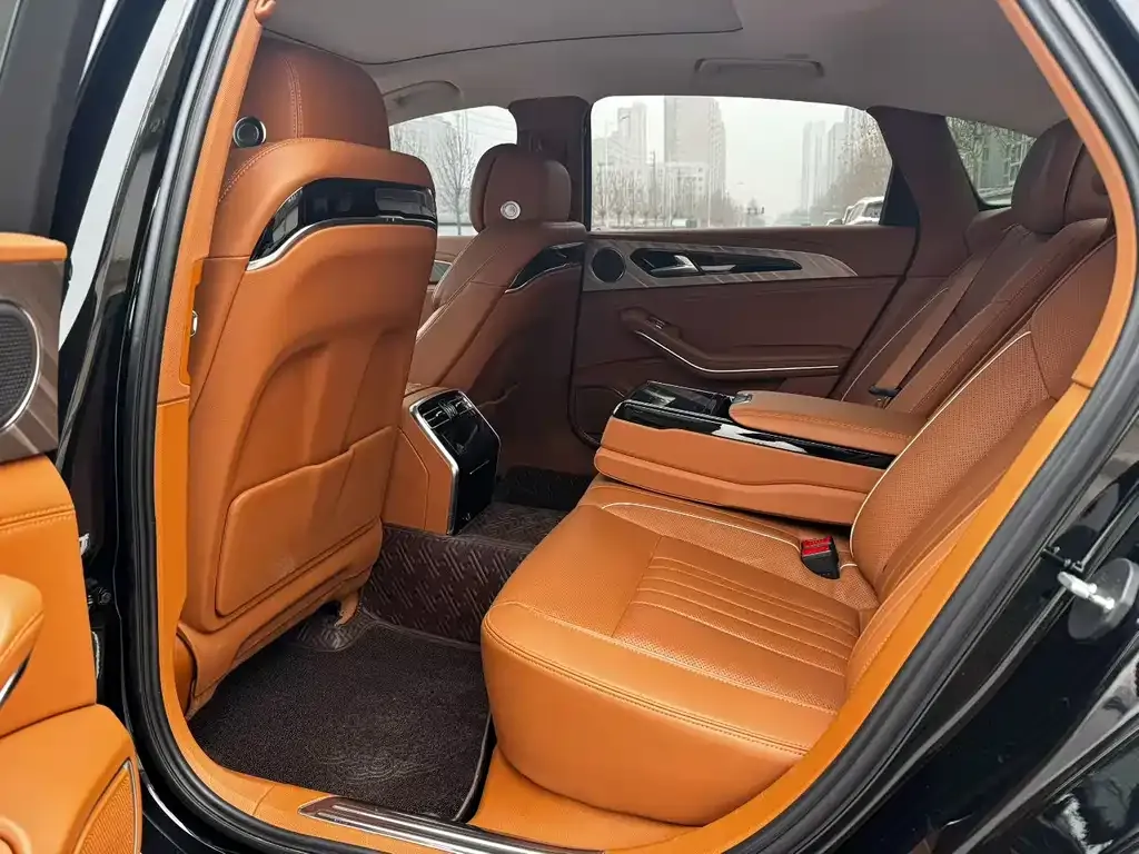 Hongqi H9 — фото 6
