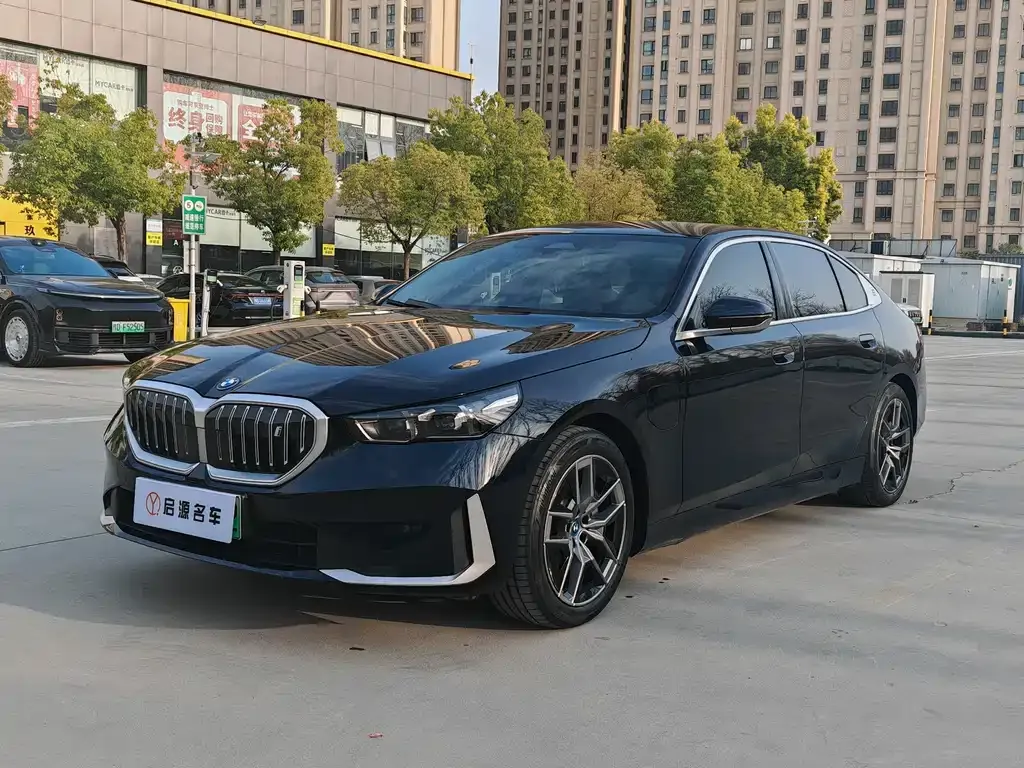 BMW i5 — фото 1