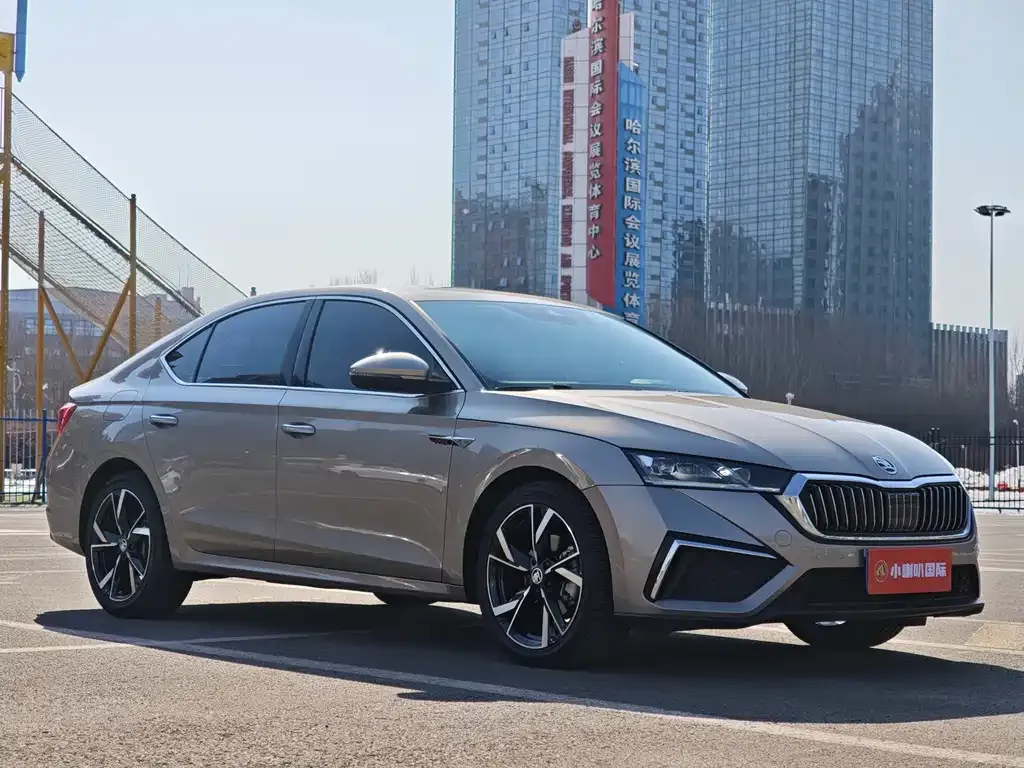 Skoda Octavia — фото 5