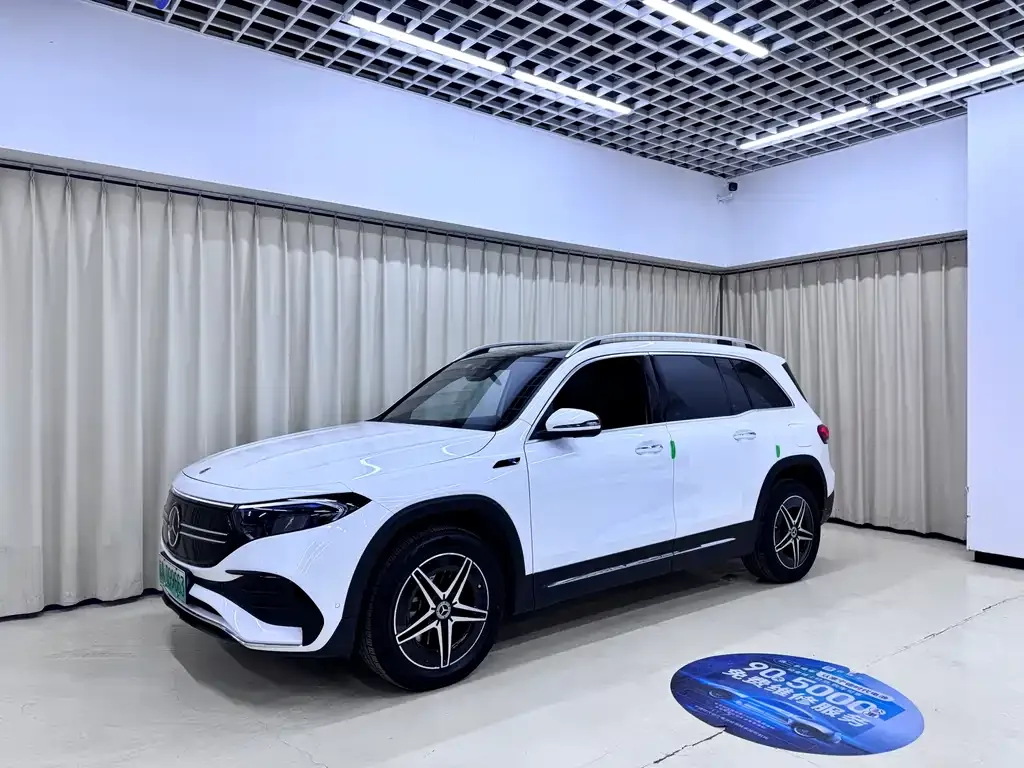 Mercedes-Benz EQB — фото 1
