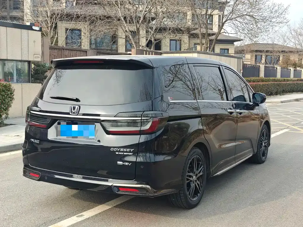 Honda Odyssey — фото 10