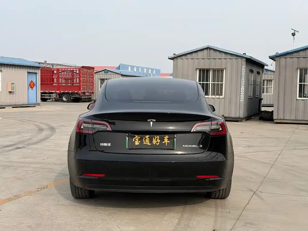 Tesla Model 3 — фото 4