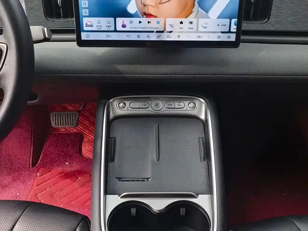 BYD Hiace 05 EV — фото 2