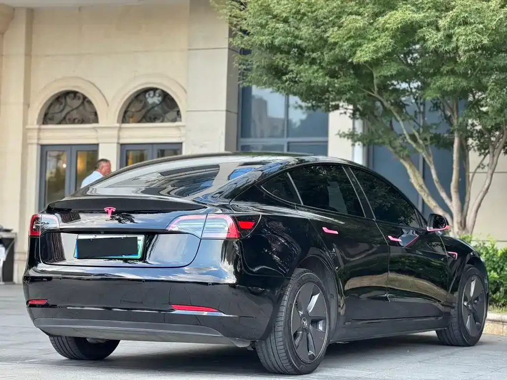 Tesla Model 3 — фото 7