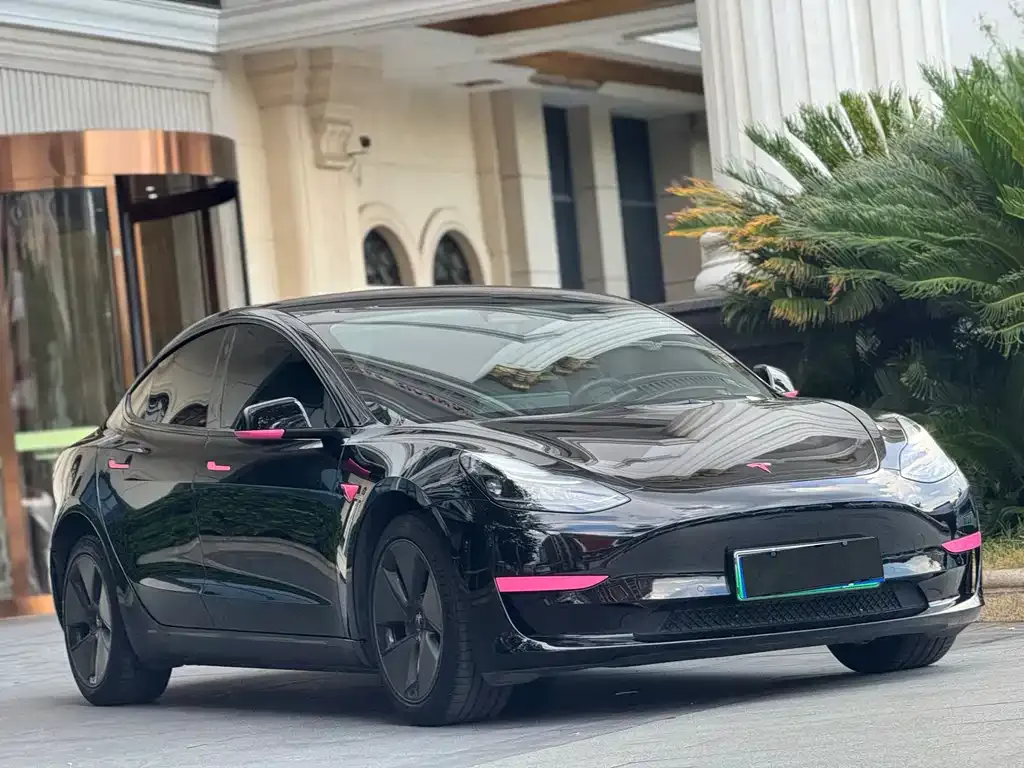 Tesla Model 3 — фото 4