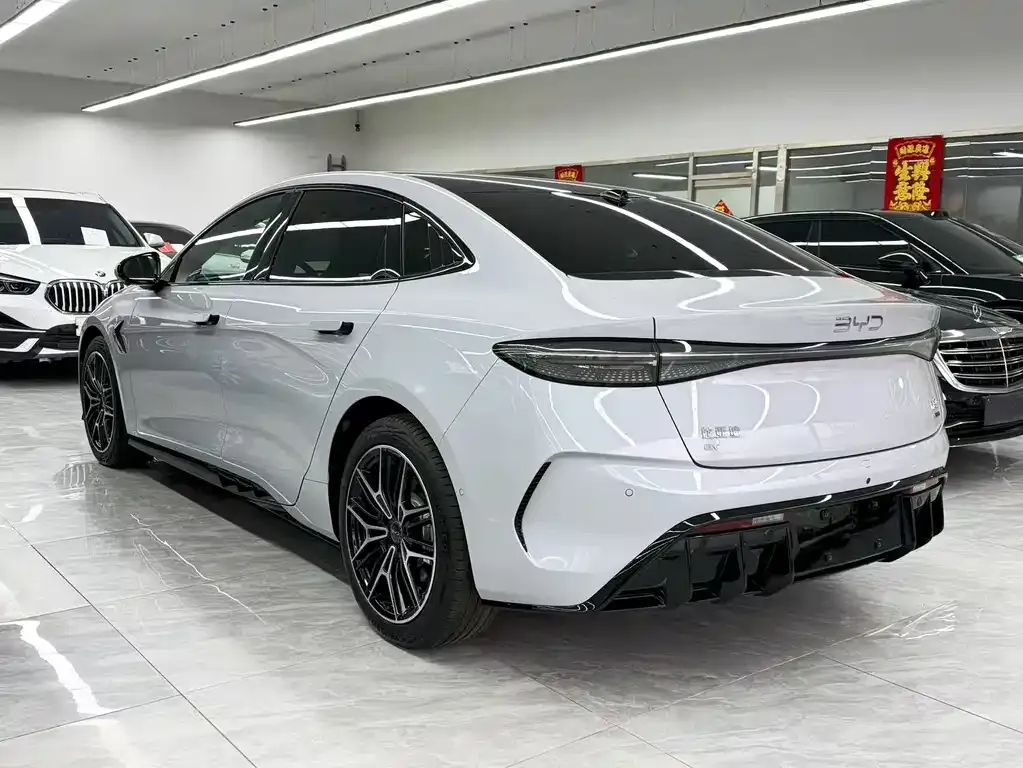 BYD Seal — фото 2