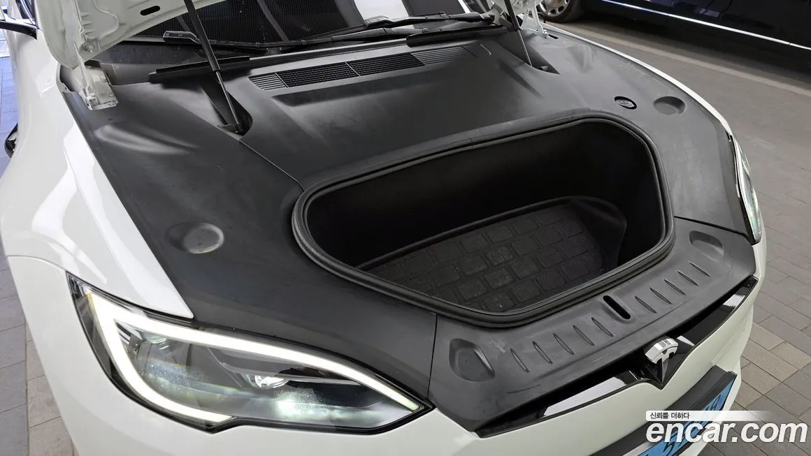 Tesla Model S — фото 2