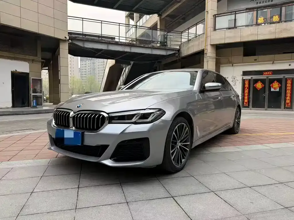 BMW 5 Series — фото 1