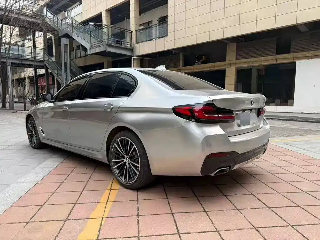 BMW 5 Series — фото 2