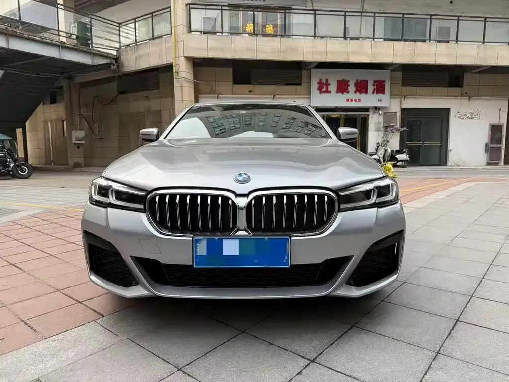 BMW 5 Series — фото 5