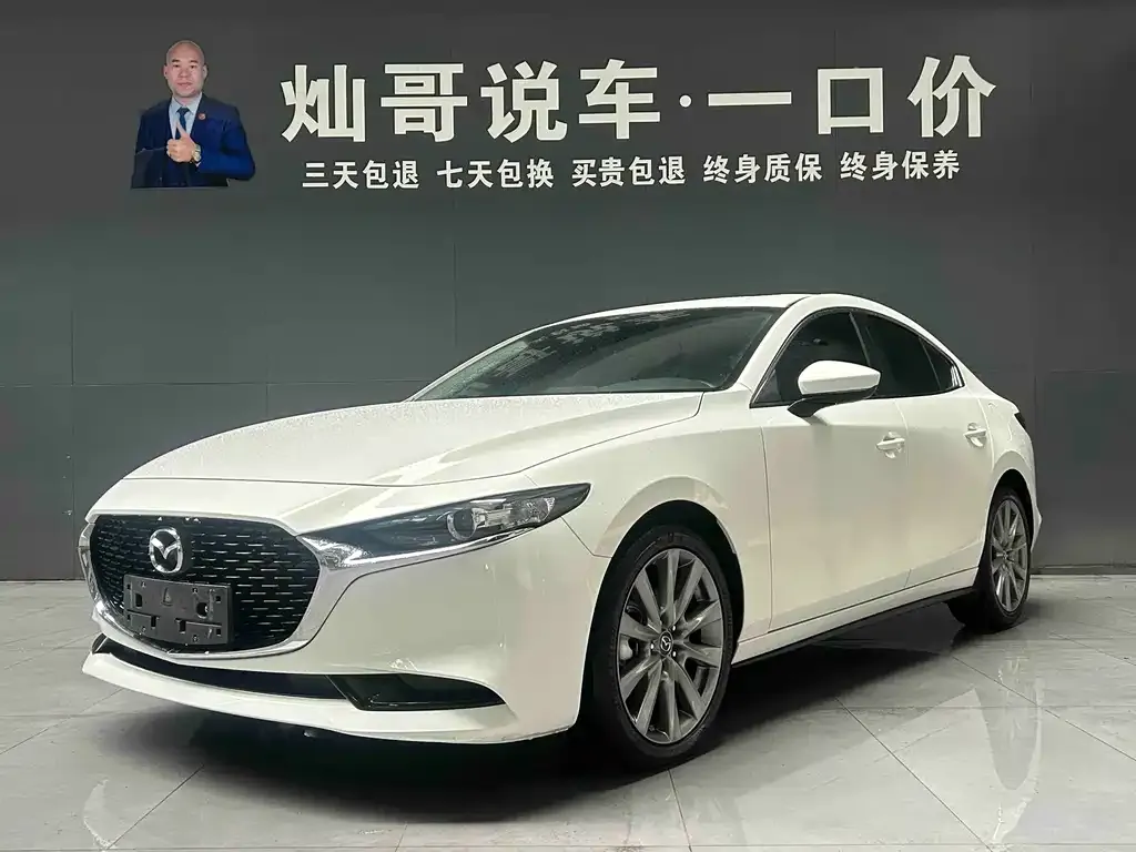 Mazda 3 Axela — фото 1
