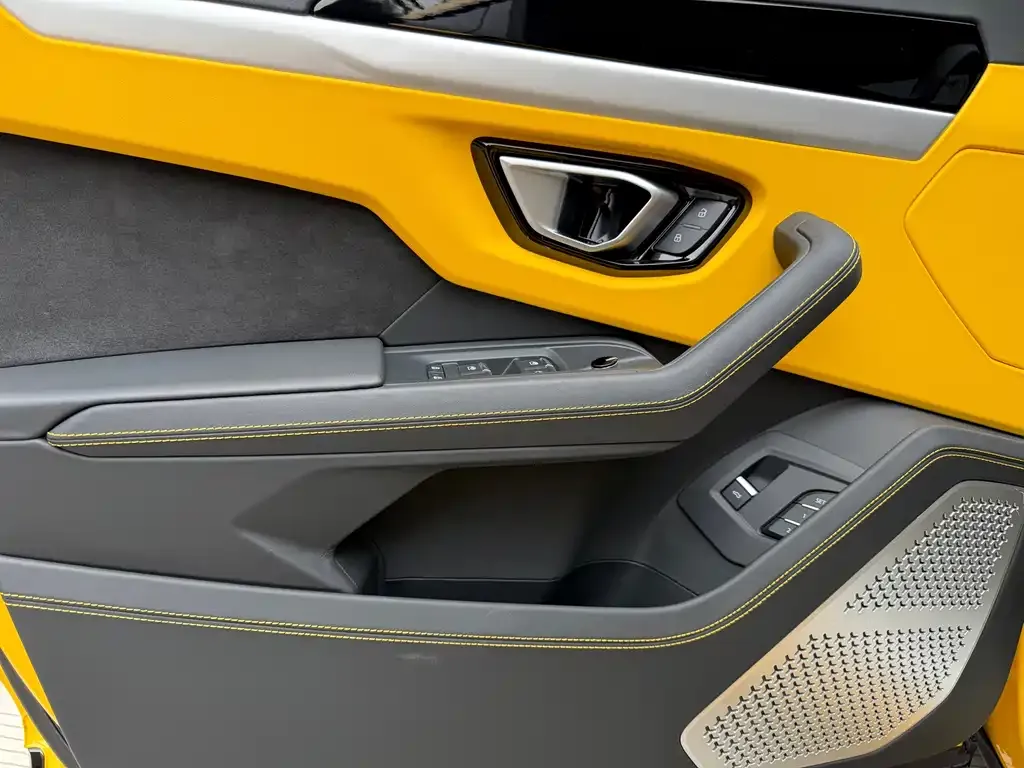 Lamborghini Urus — фото 6