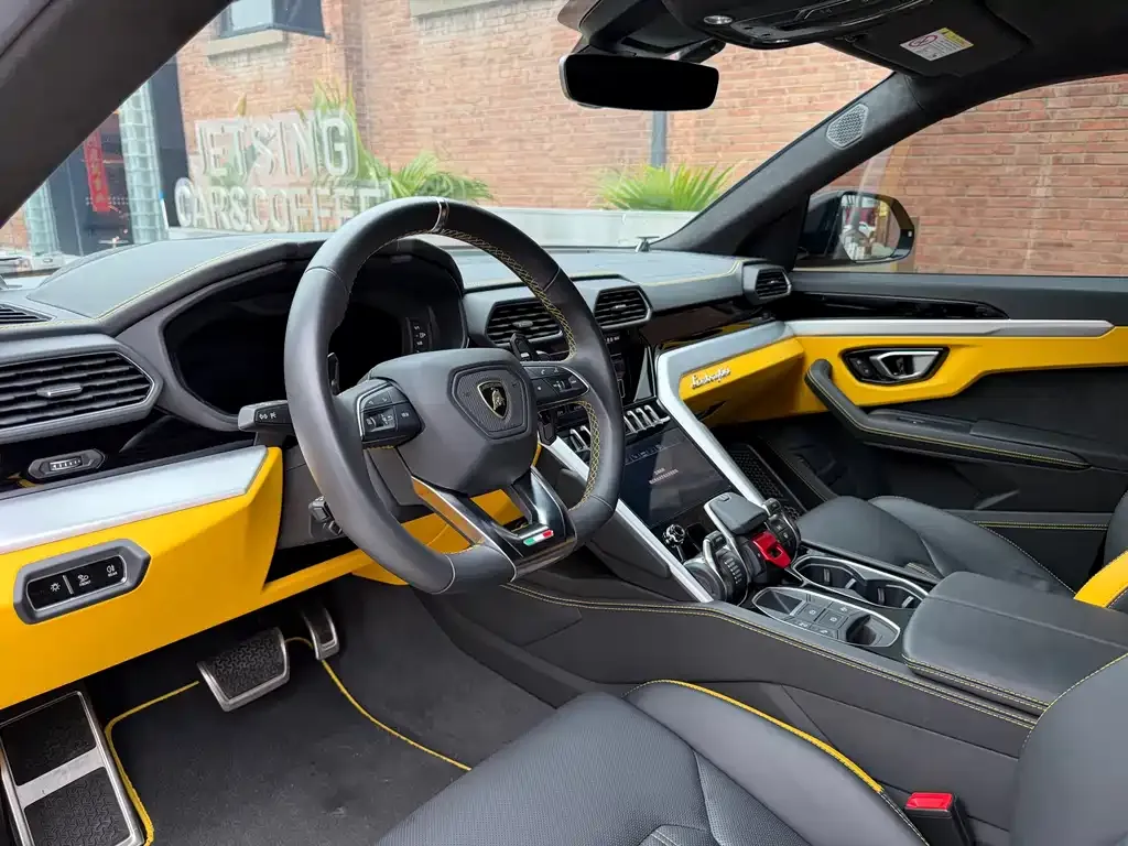 Lamborghini Urus — фото 3