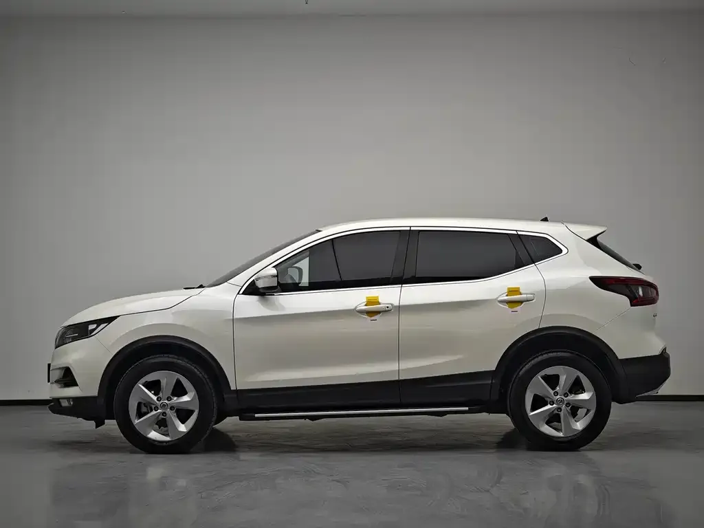 Nissan Qashqai — фото 8