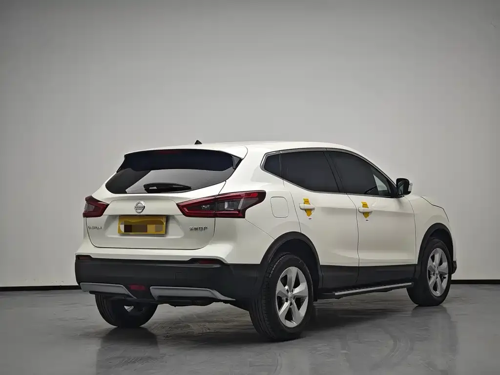 Nissan Qashqai — фото 7